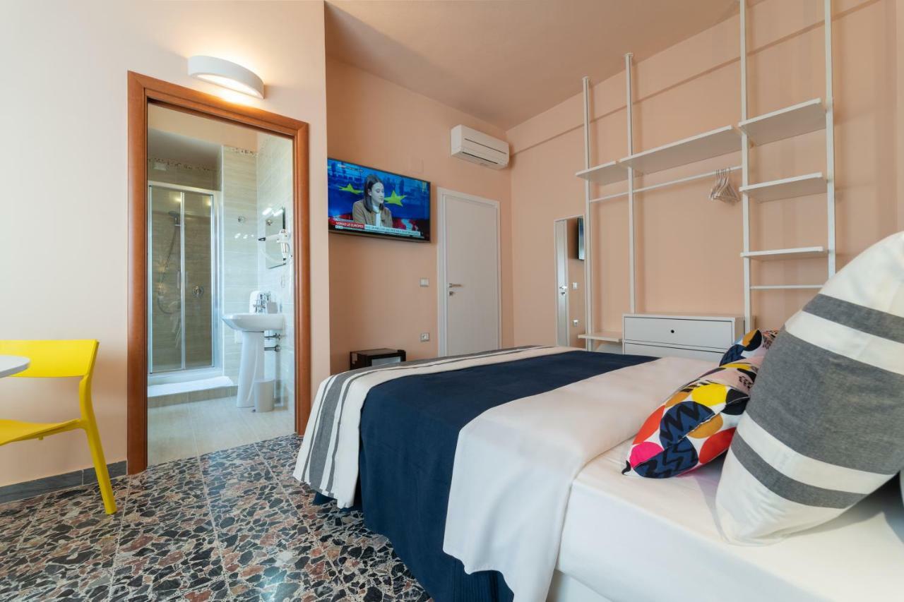 Budget Rooms Carbonazzi 17 Cagliari Eksteriør billede