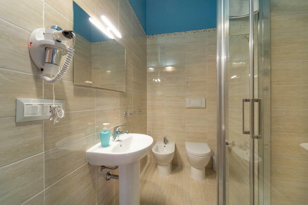 Budget Rooms Carbonazzi 17 Cagliari Eksteriør billede